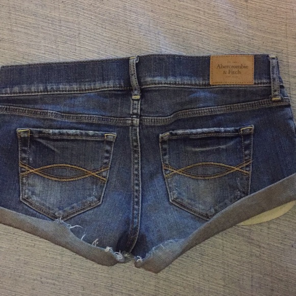 abercrombie and fitch jean shorts - Picture 2 of 3